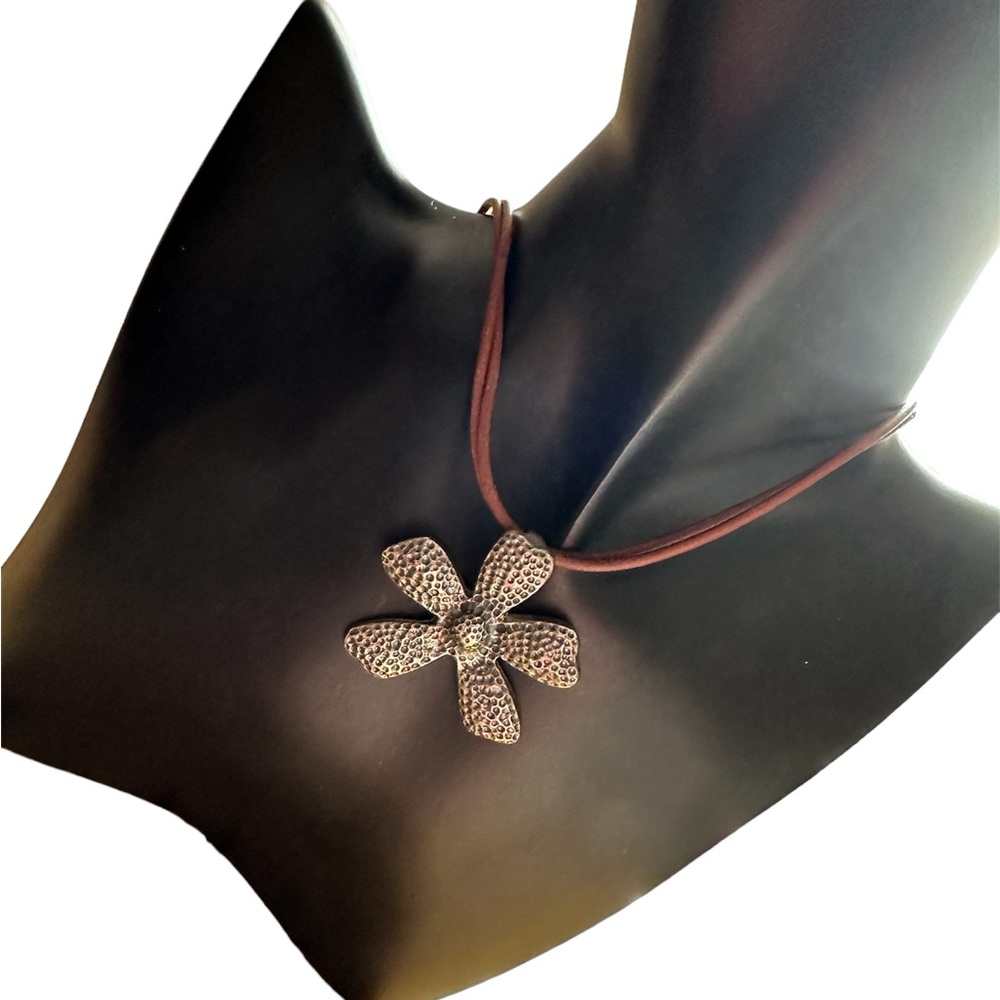 Retired Silpada Sterling 925 Texture Daisy Flower Pendant Leather Cord Necklace